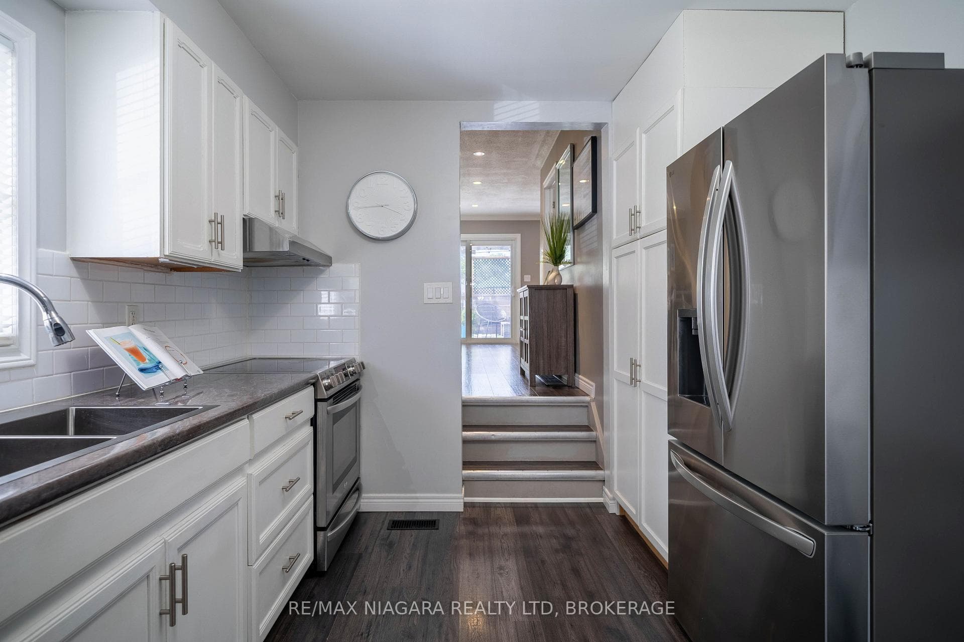 33 Bloomfield Avenue photo 16