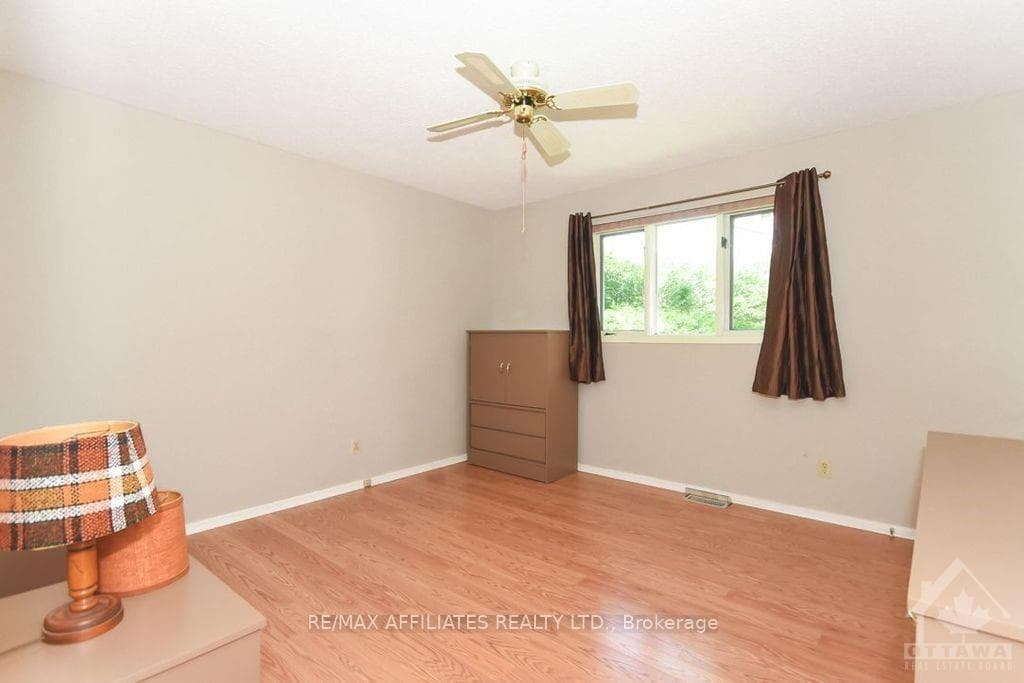 1327 MAXIME Street photo 20