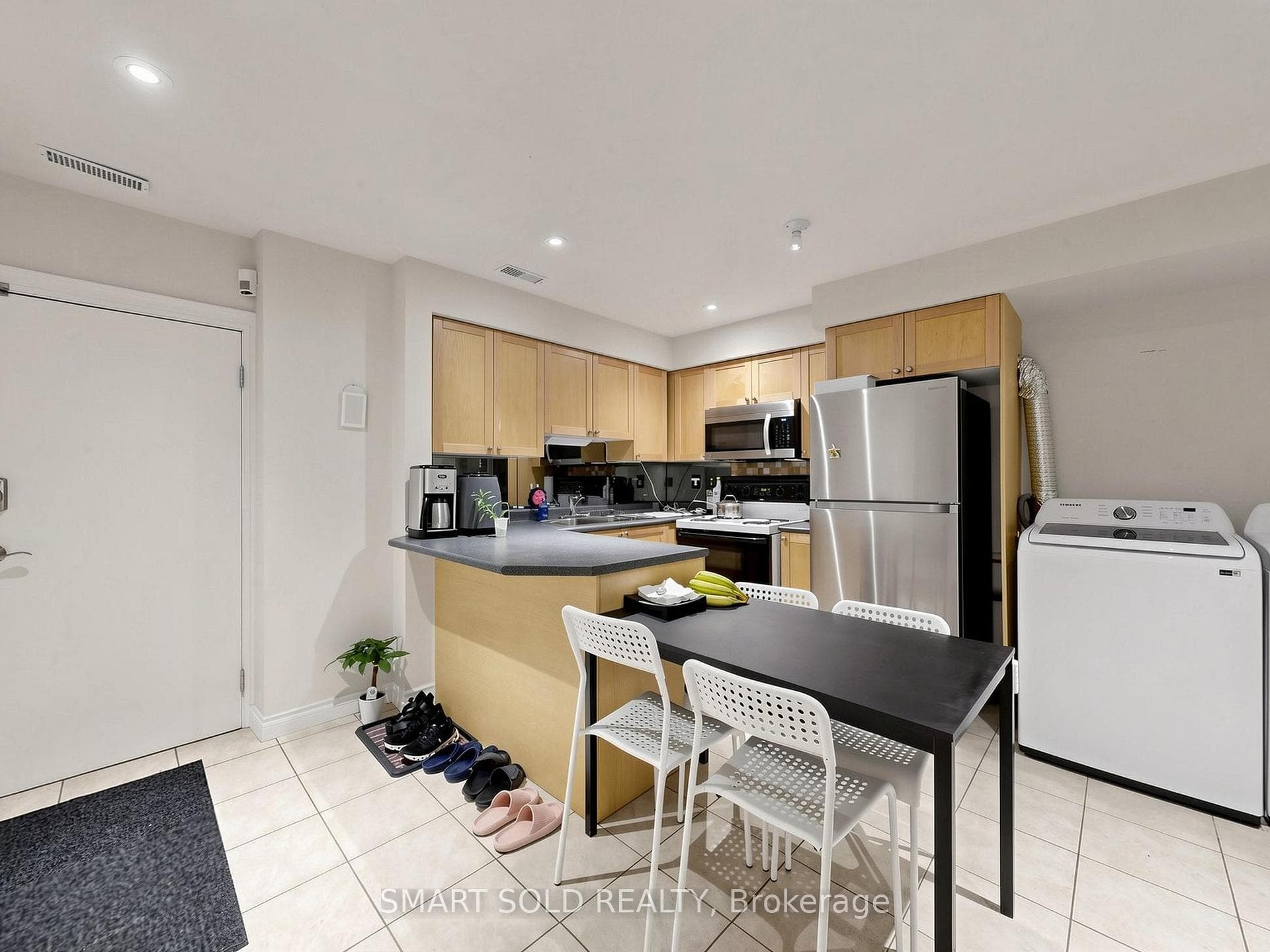 83 Fisherville Road photo 30