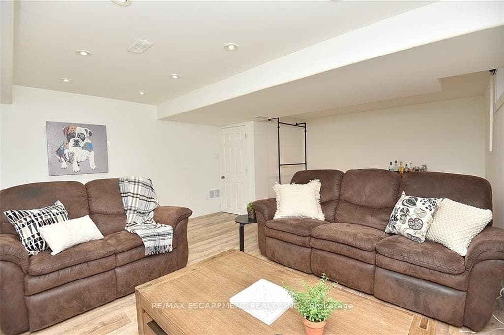 16 Derbyshire Street photo 31