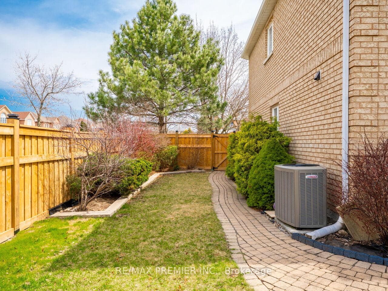 267 Caproni Drive photo 50