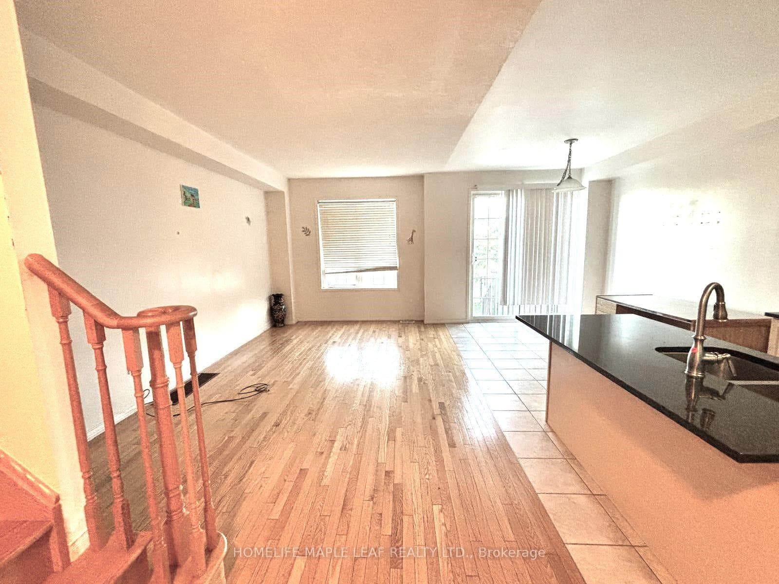 39 Sussexdale Drive photo 8