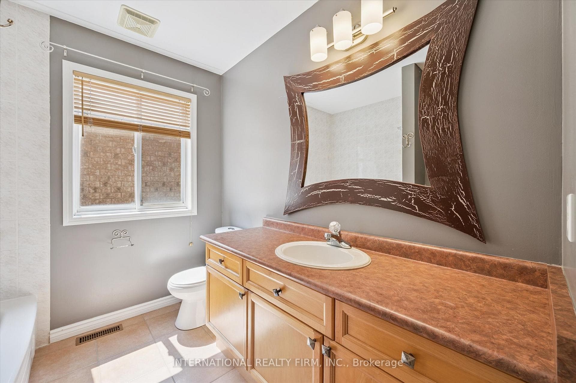 2348 Proudfoot Trail photo 28