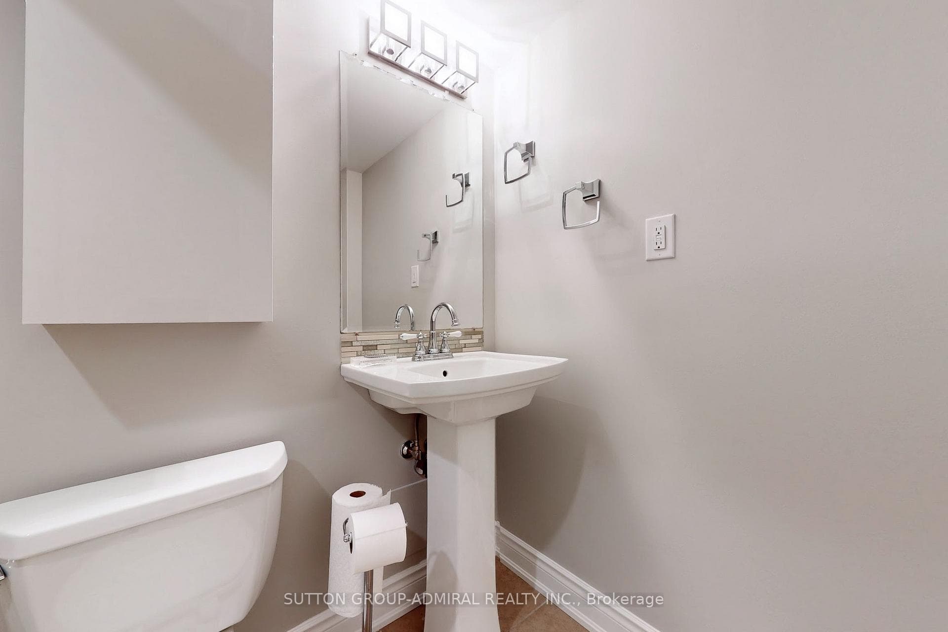 7451 Yonge Street Unit 401 photo 31