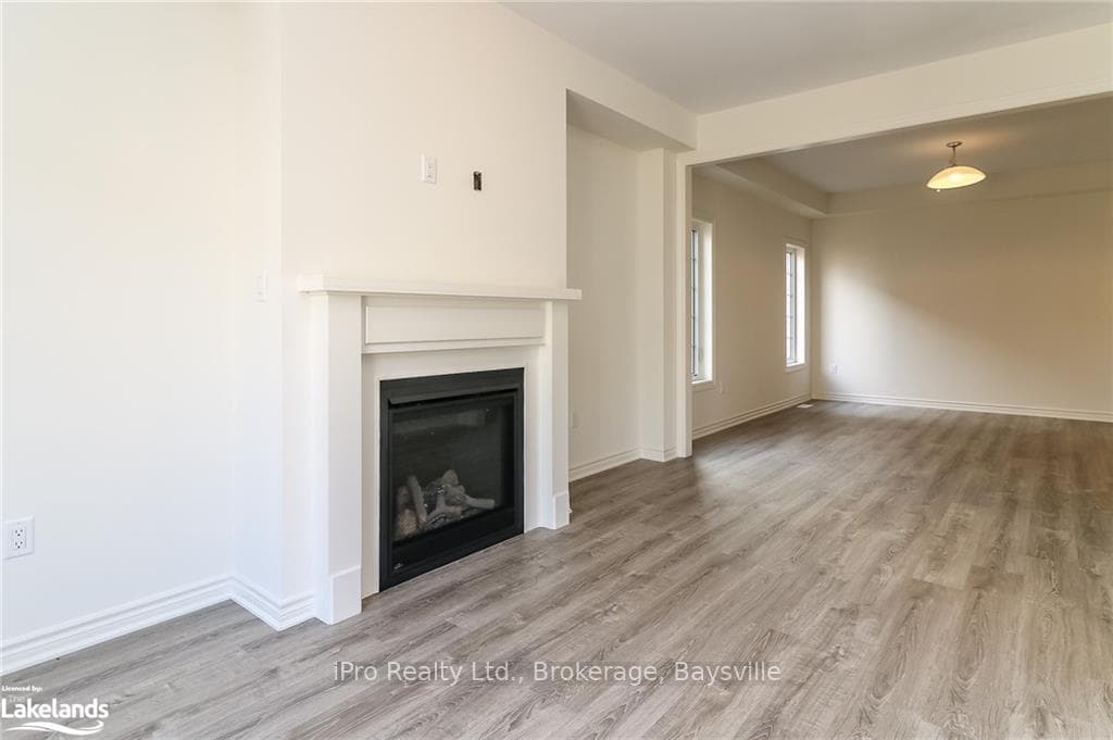 240 MCKENZIE Drive photo 8