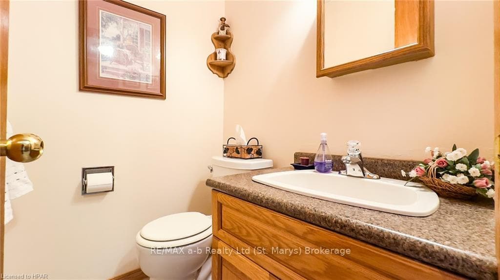 3 SPARLING Crescent photo 26