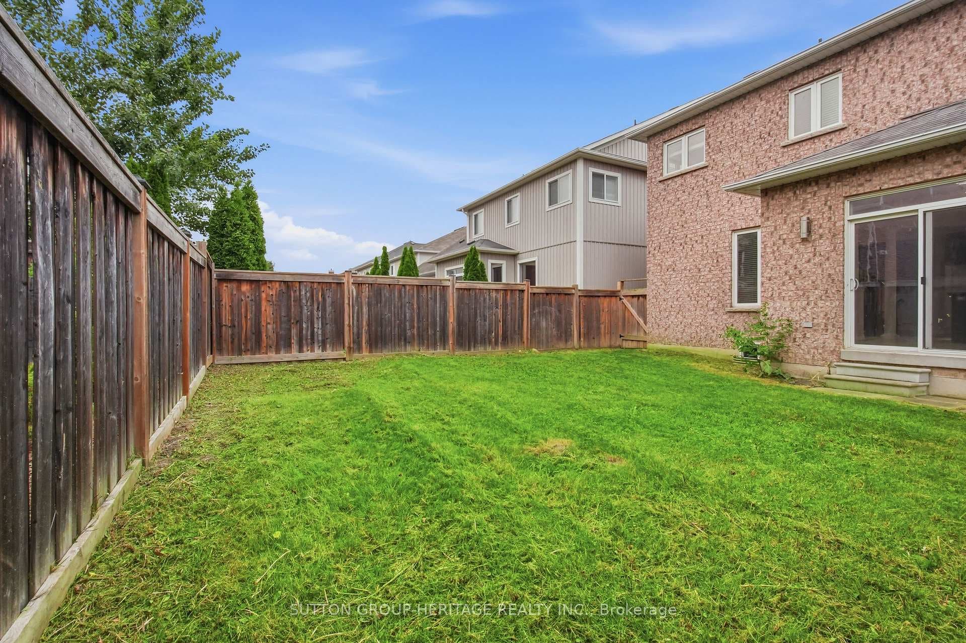 16 Shrewsbury Drive photo 38
