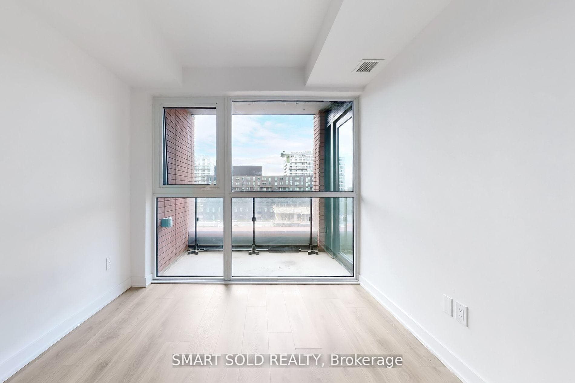 8 Tippett Road Unit 628 photo 23