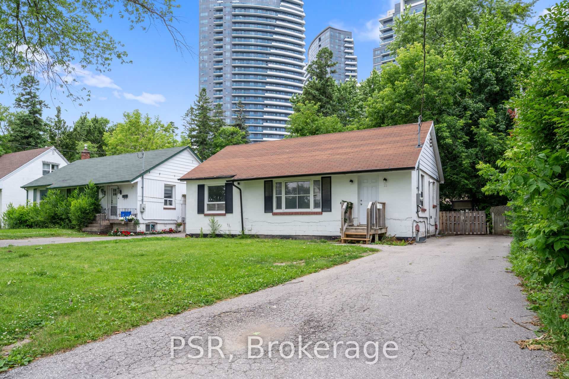 18 Grandview Avenue Unit Main Fl photo 1