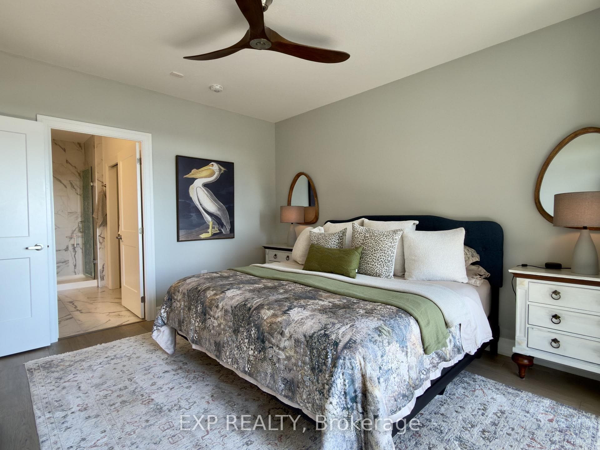 Features a ceiling fan and ensuite.