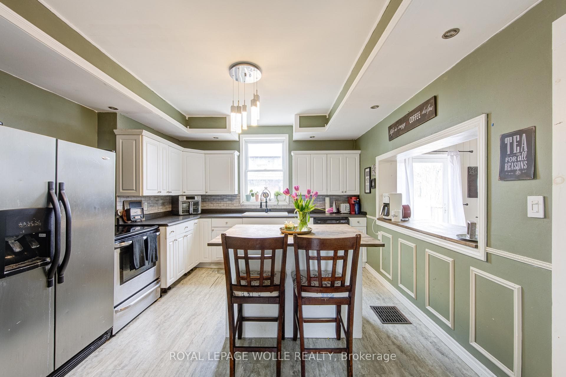 137 Wellington Street photo 31