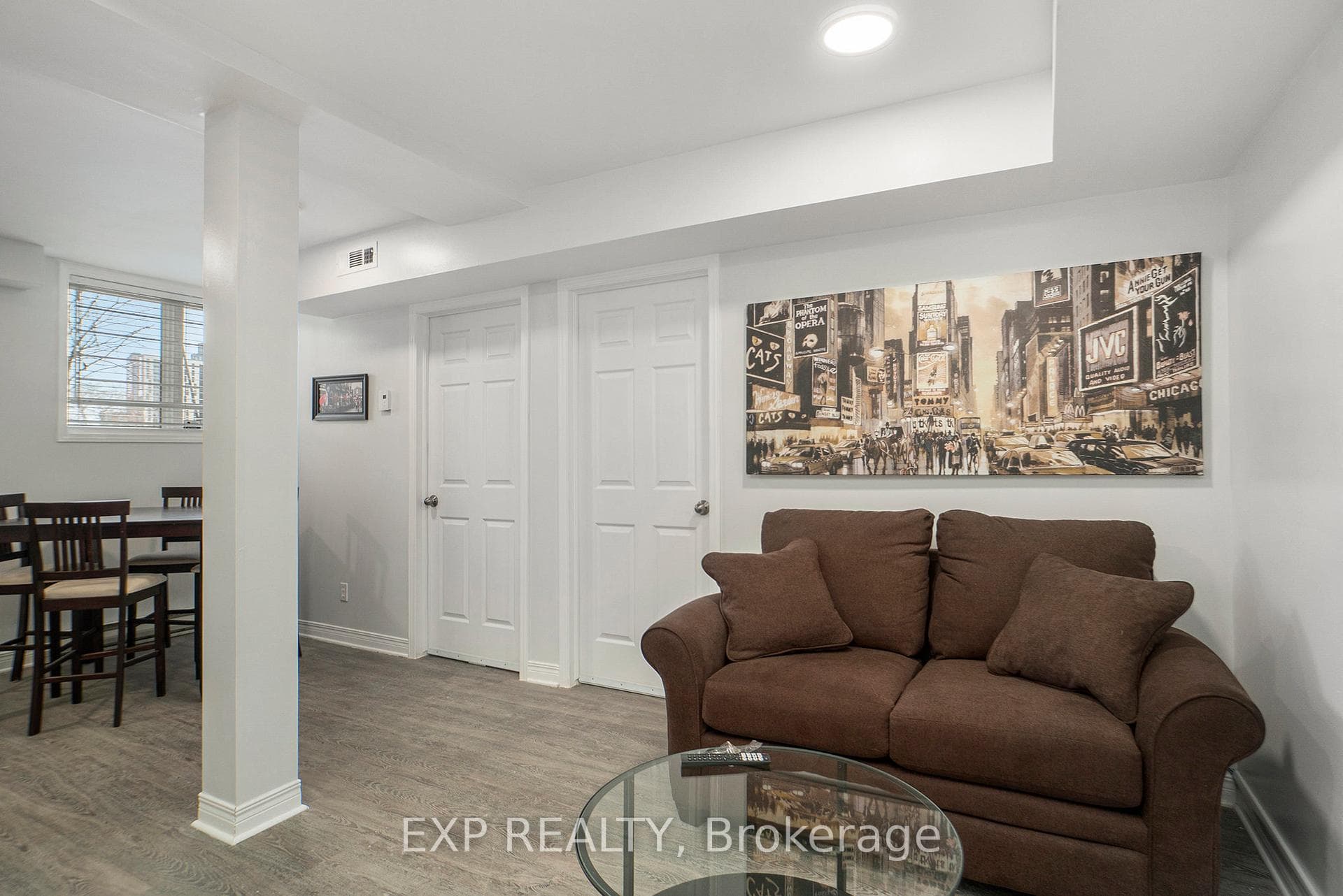 80 Centrepointe Drive photo 9