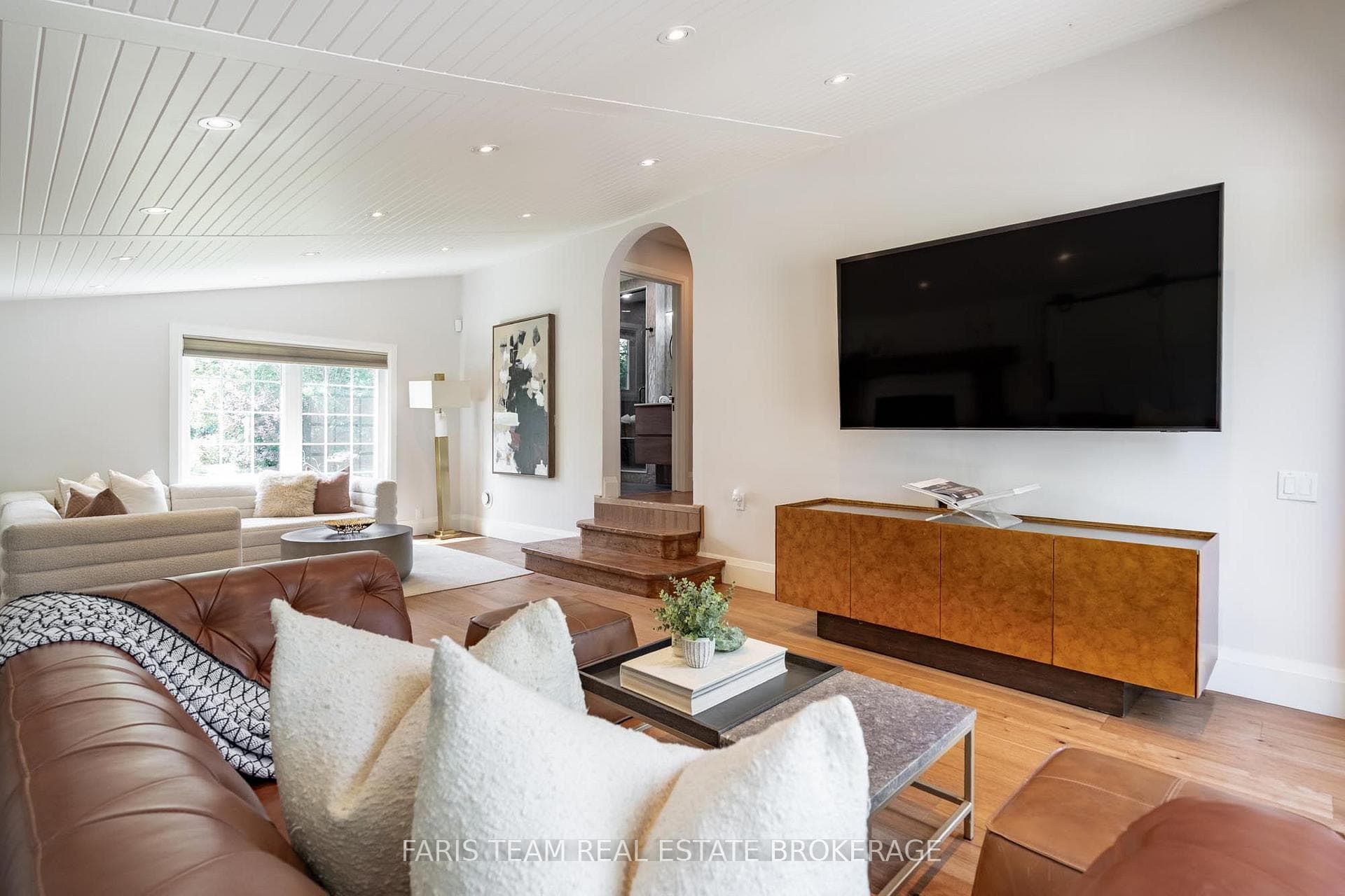 27 Poplar Crescent photo 13