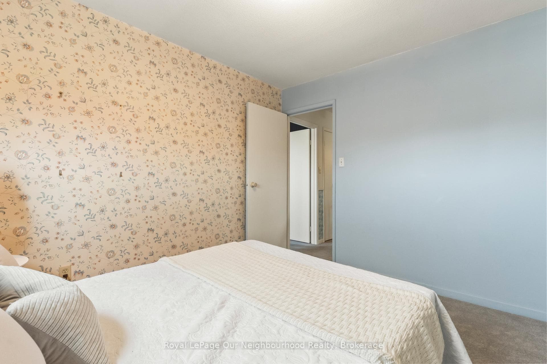 94 Howlett Avenue photo 17