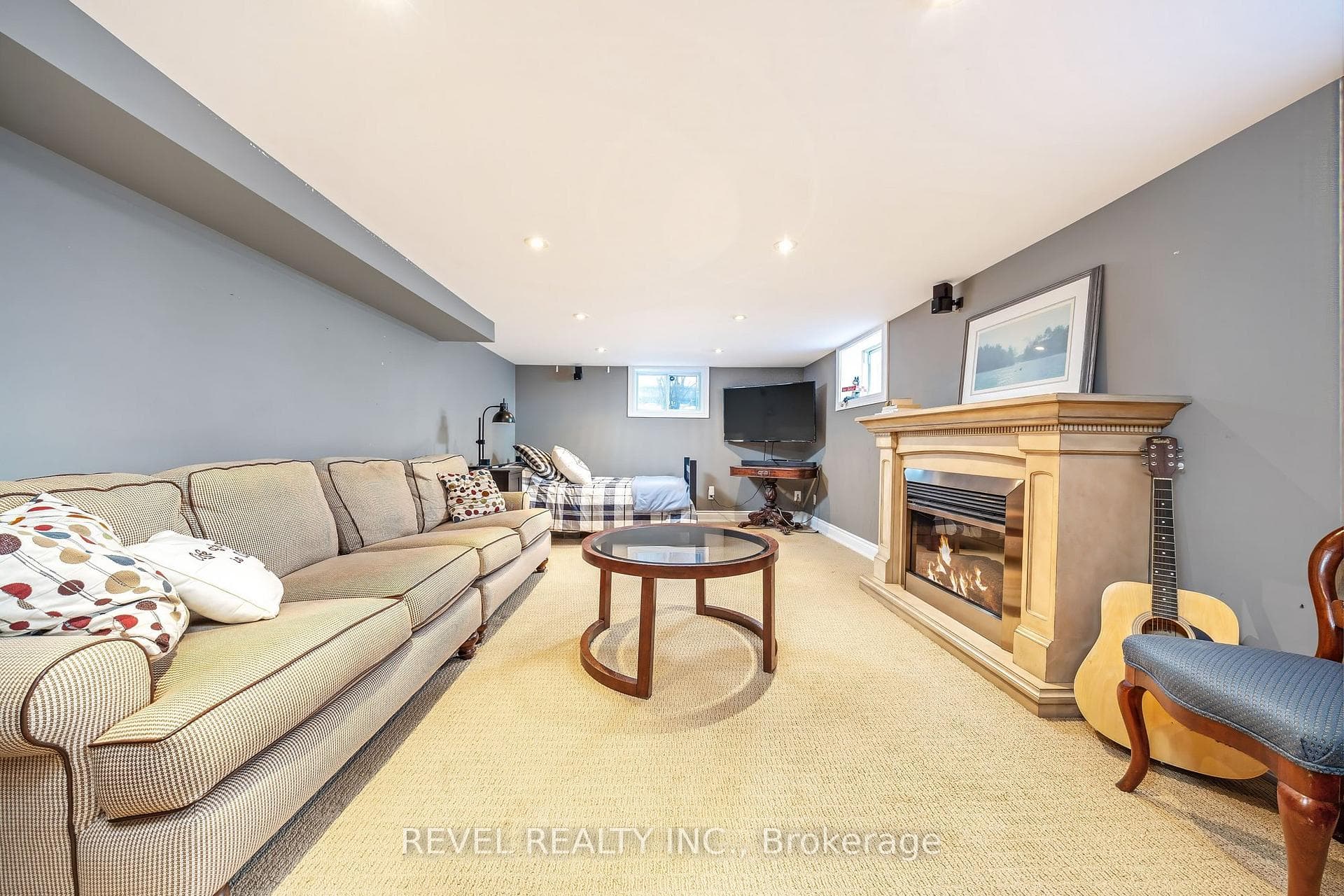 124 Lydia Avenue photo 32