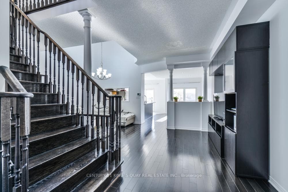 89 D'Amato Crescent photo 4