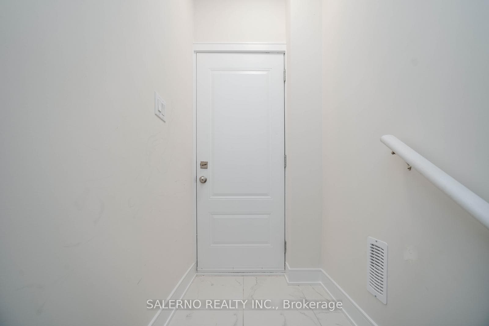 100 Berkely Street Unit Lower photo 7