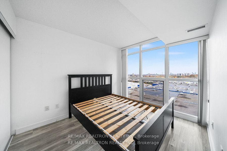 19 Singer Court Unit 1201B photo 11