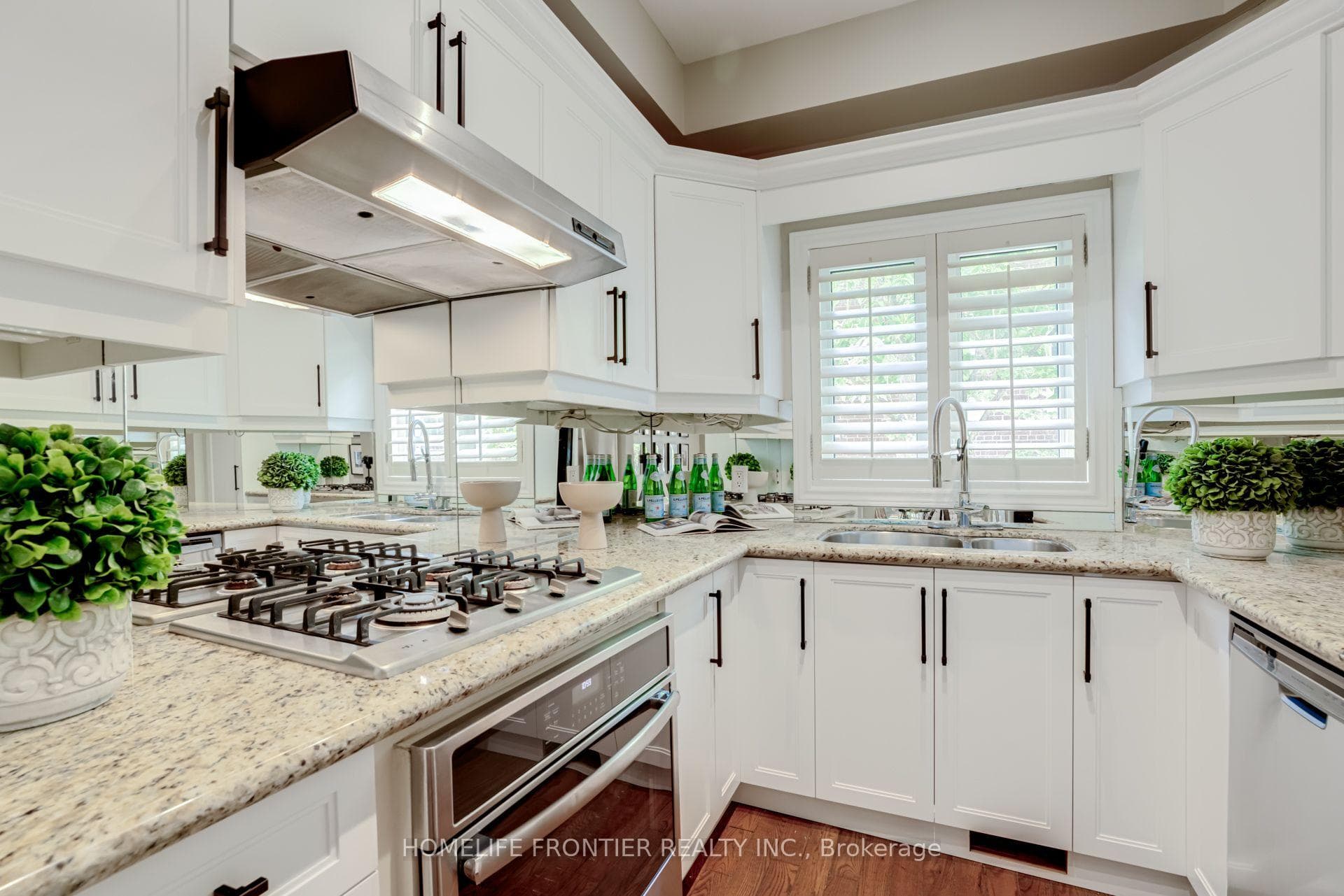 22 Balmoral Avenue Unit 4 photo 8