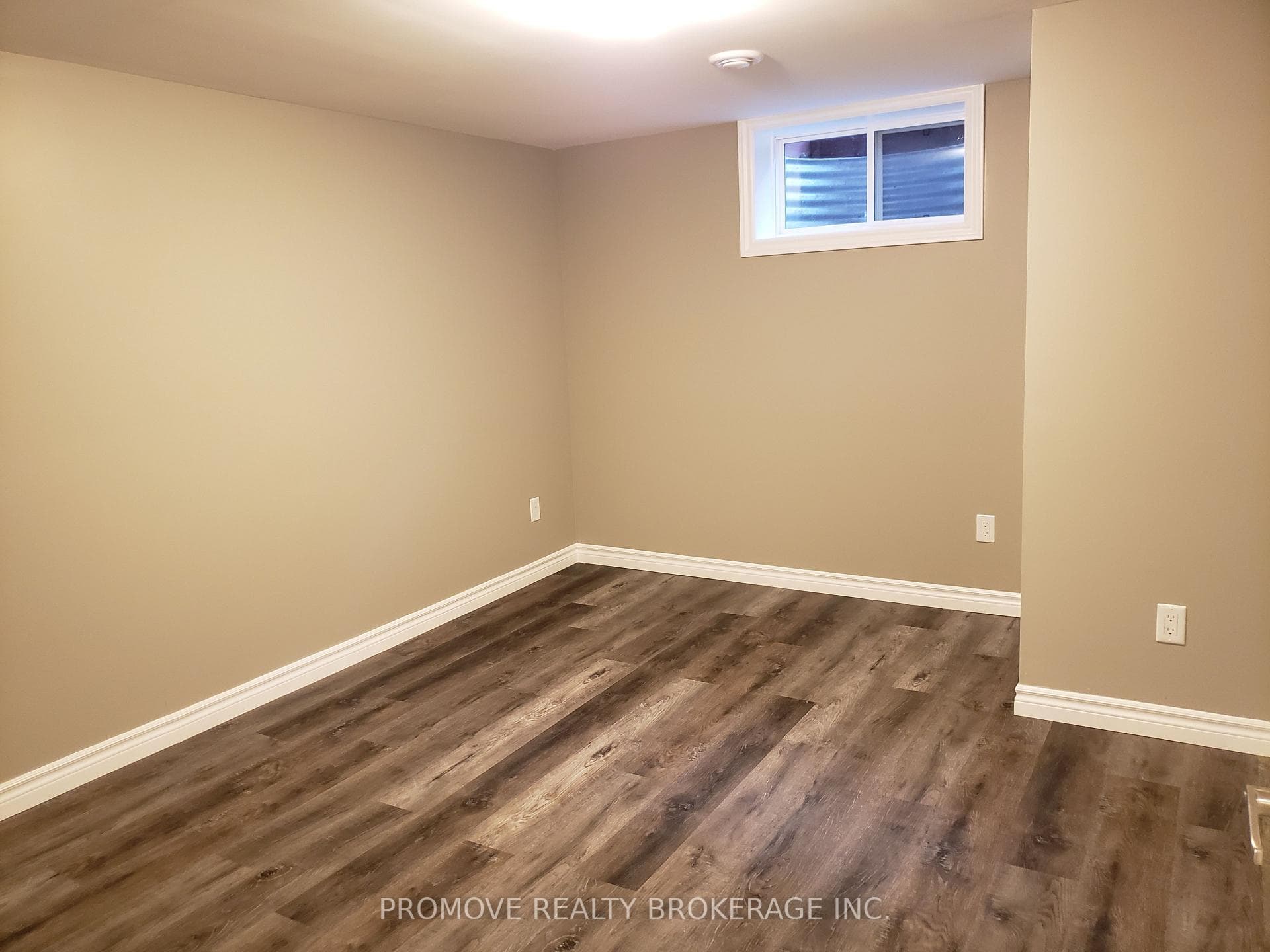 9 Calgary Avenue photo 21