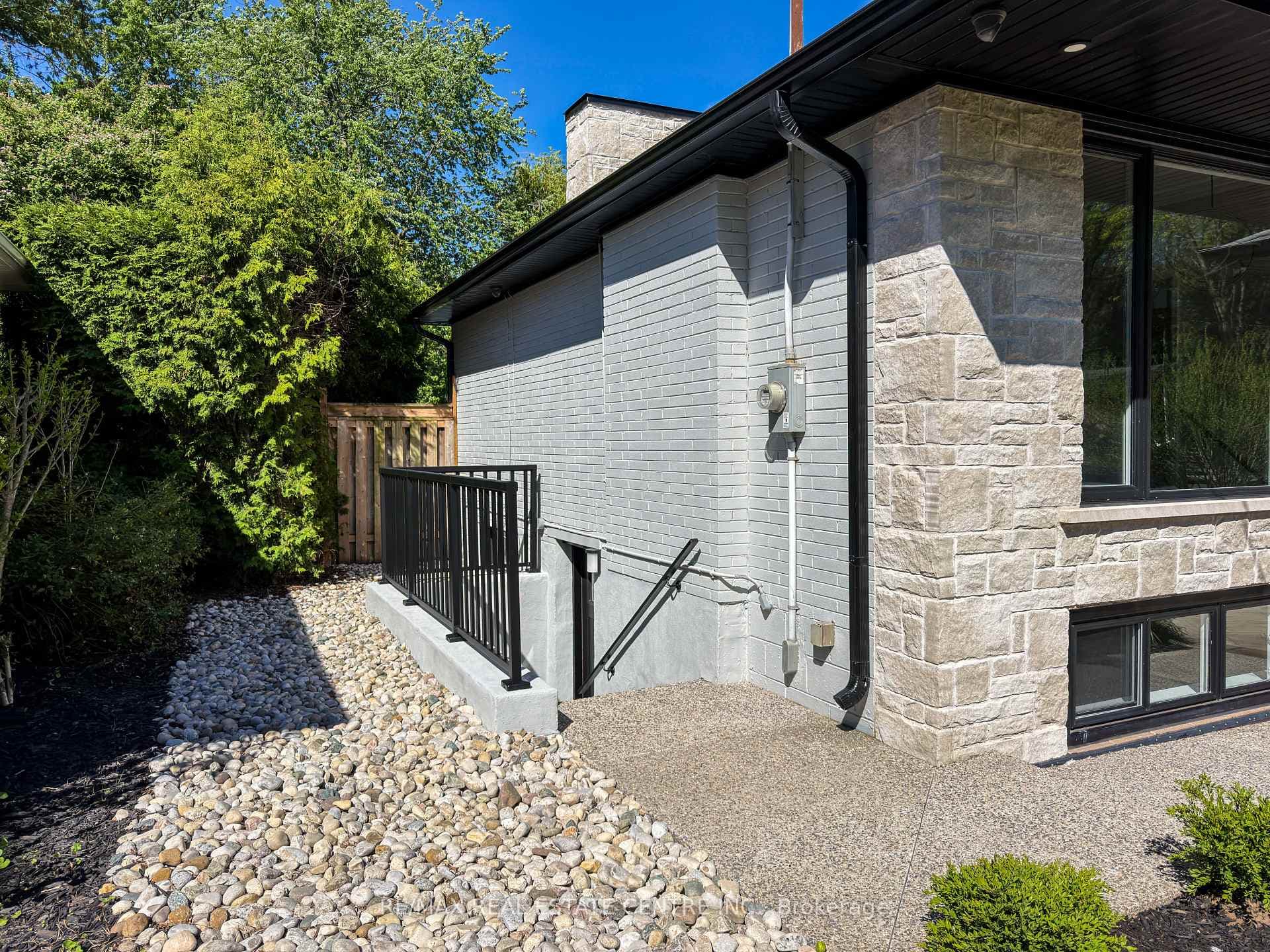 446 Willis Drive photo 33