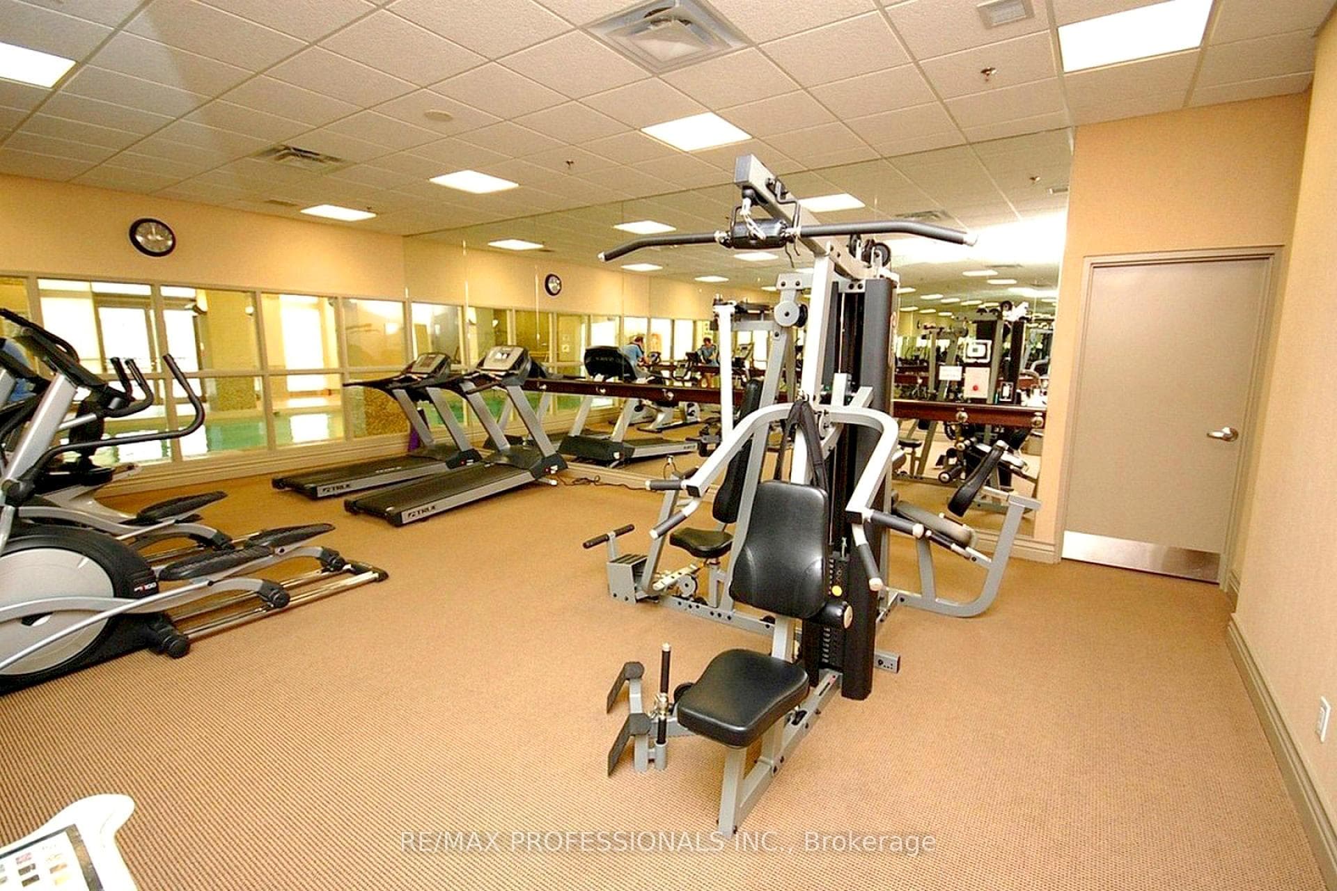 335 Rathburn Road Unit 203 photo 29