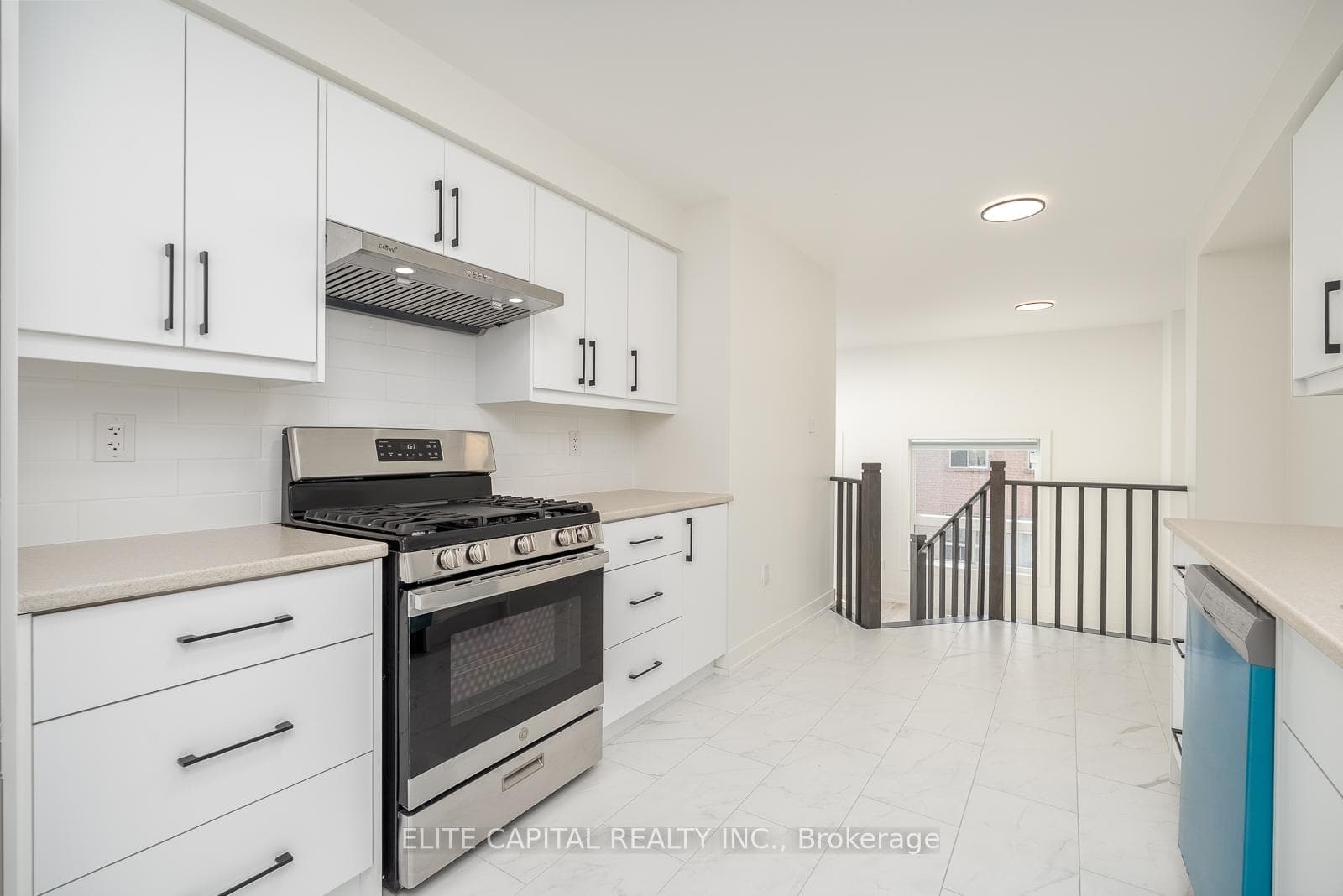 1995 Pine Grove Avenue Unit 12 photo 13