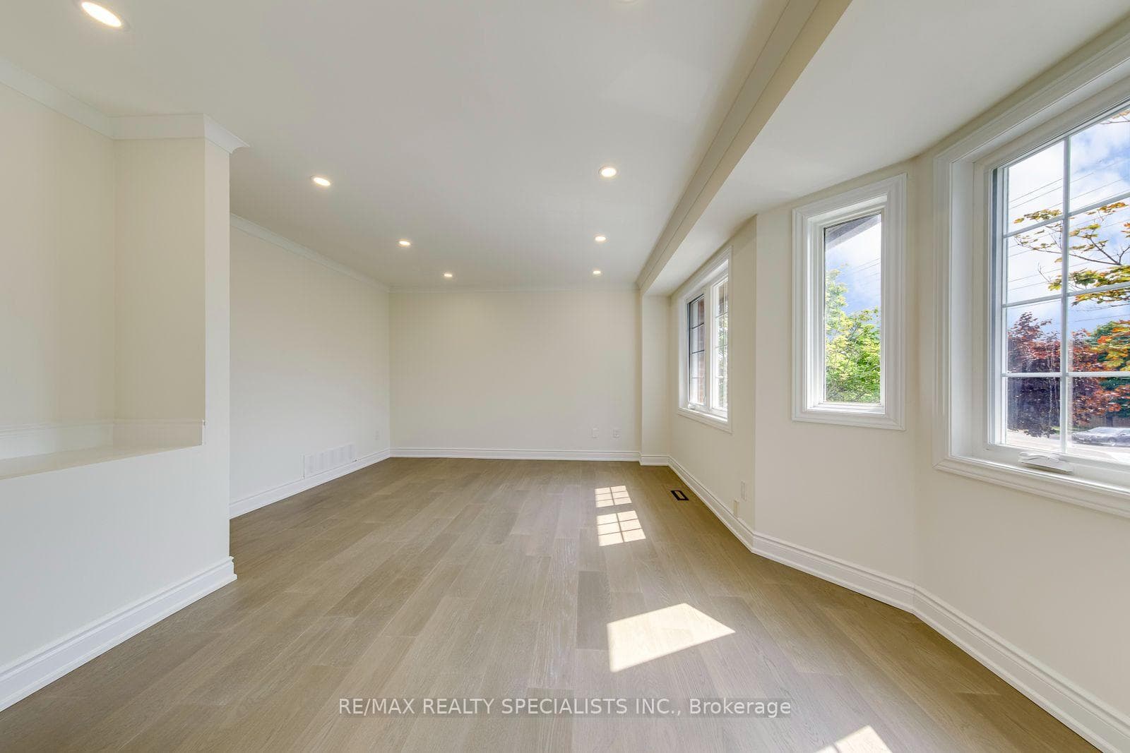 2955 Thomas Street Unit 12 photo 22