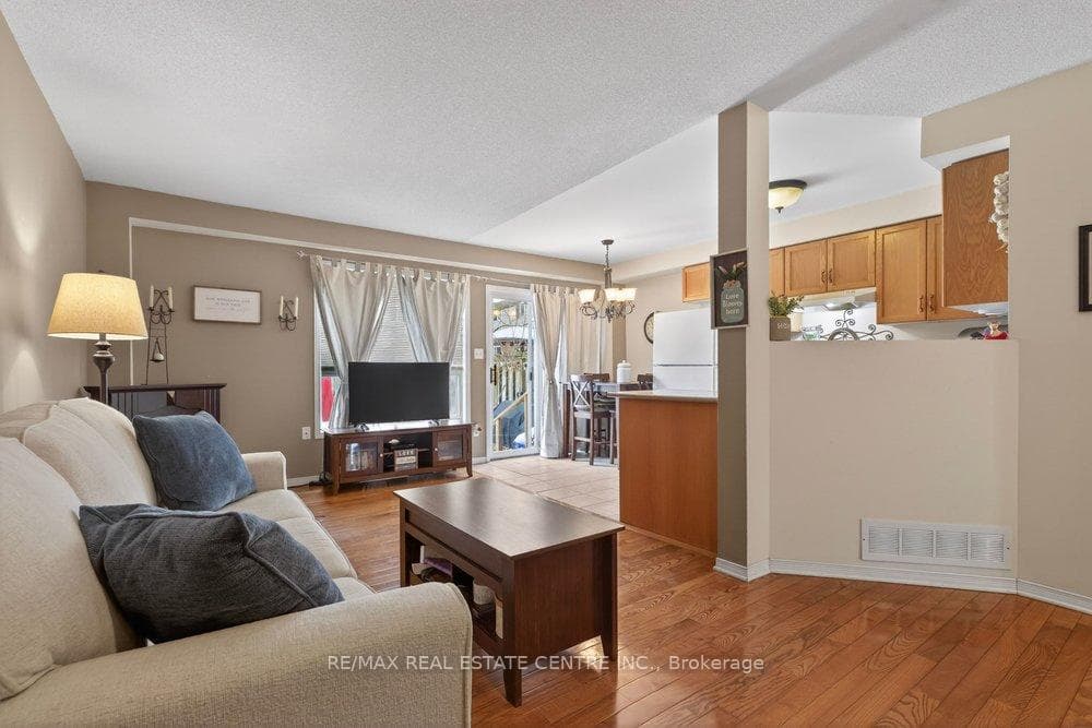 10 Cadham Boulevard Unit 29 photo 8