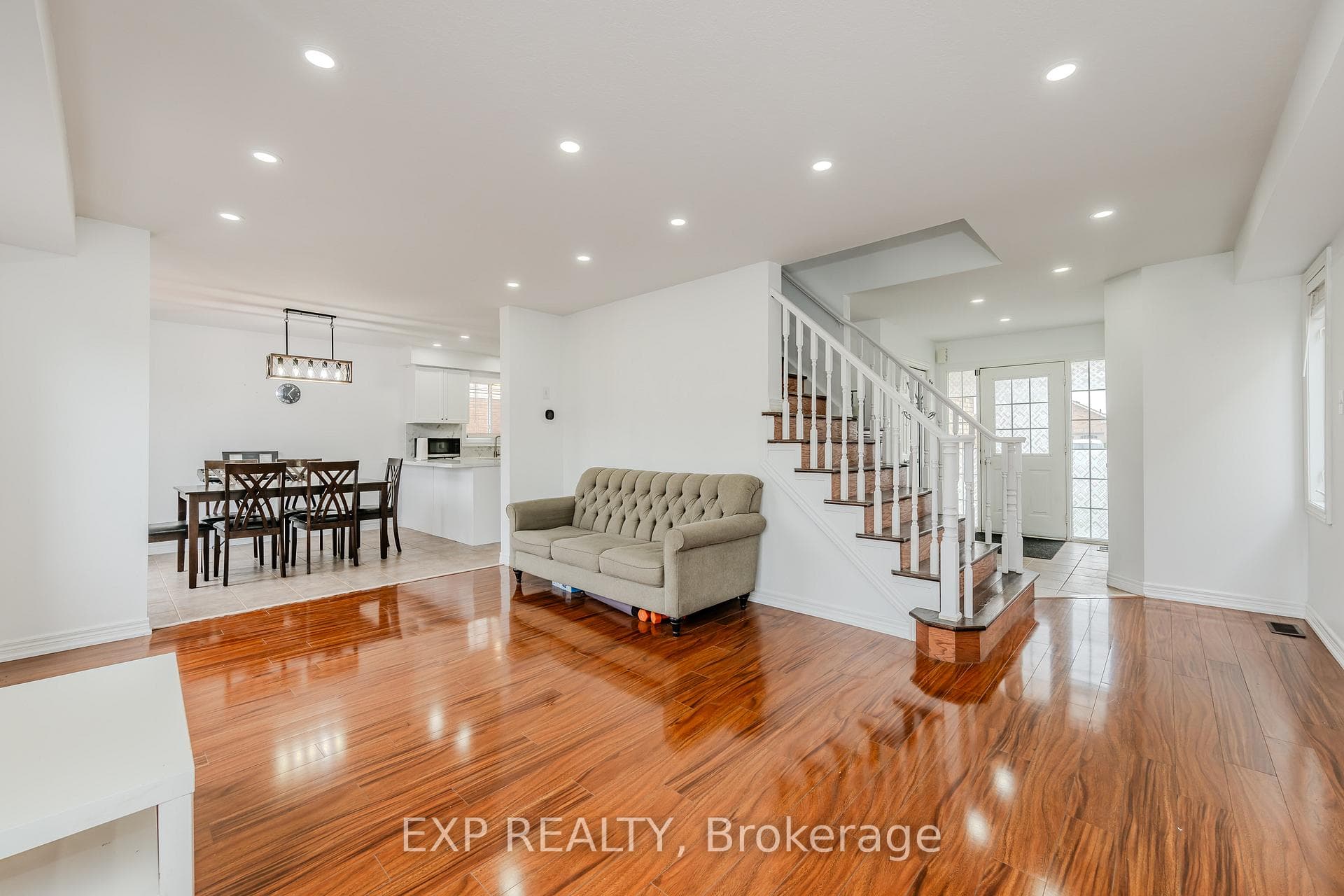 160 Provident Way photo 4