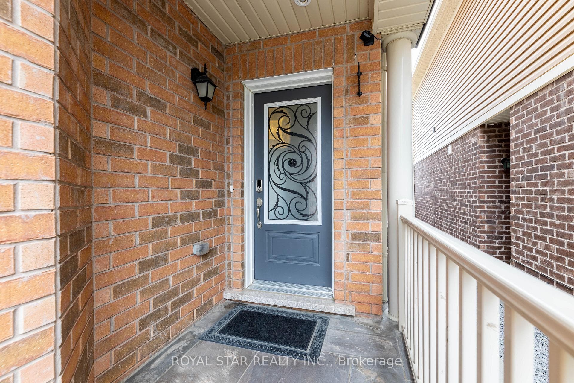 55 Robert Parkinson Drive photo 4