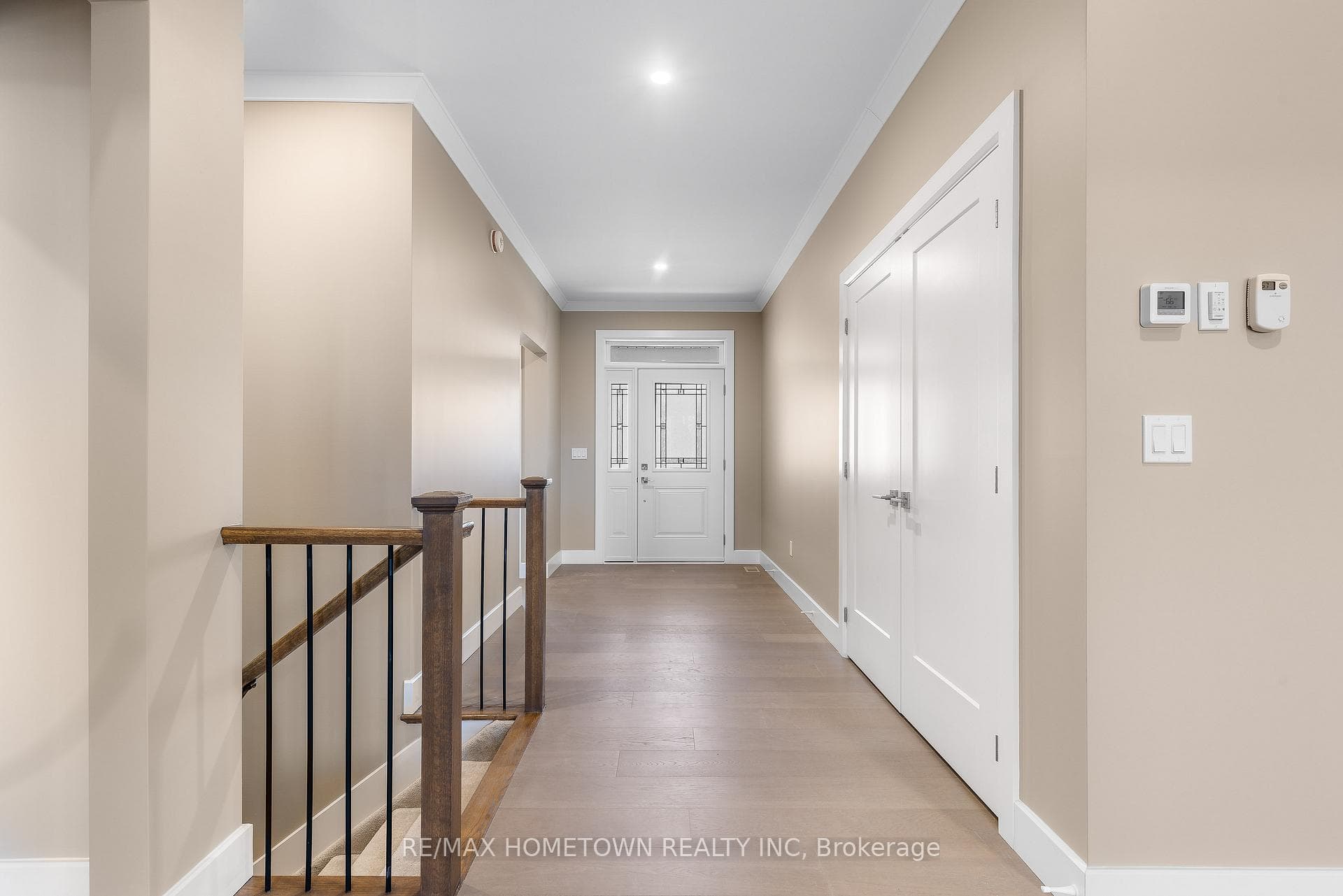 1076 Shearer Drive photo 3