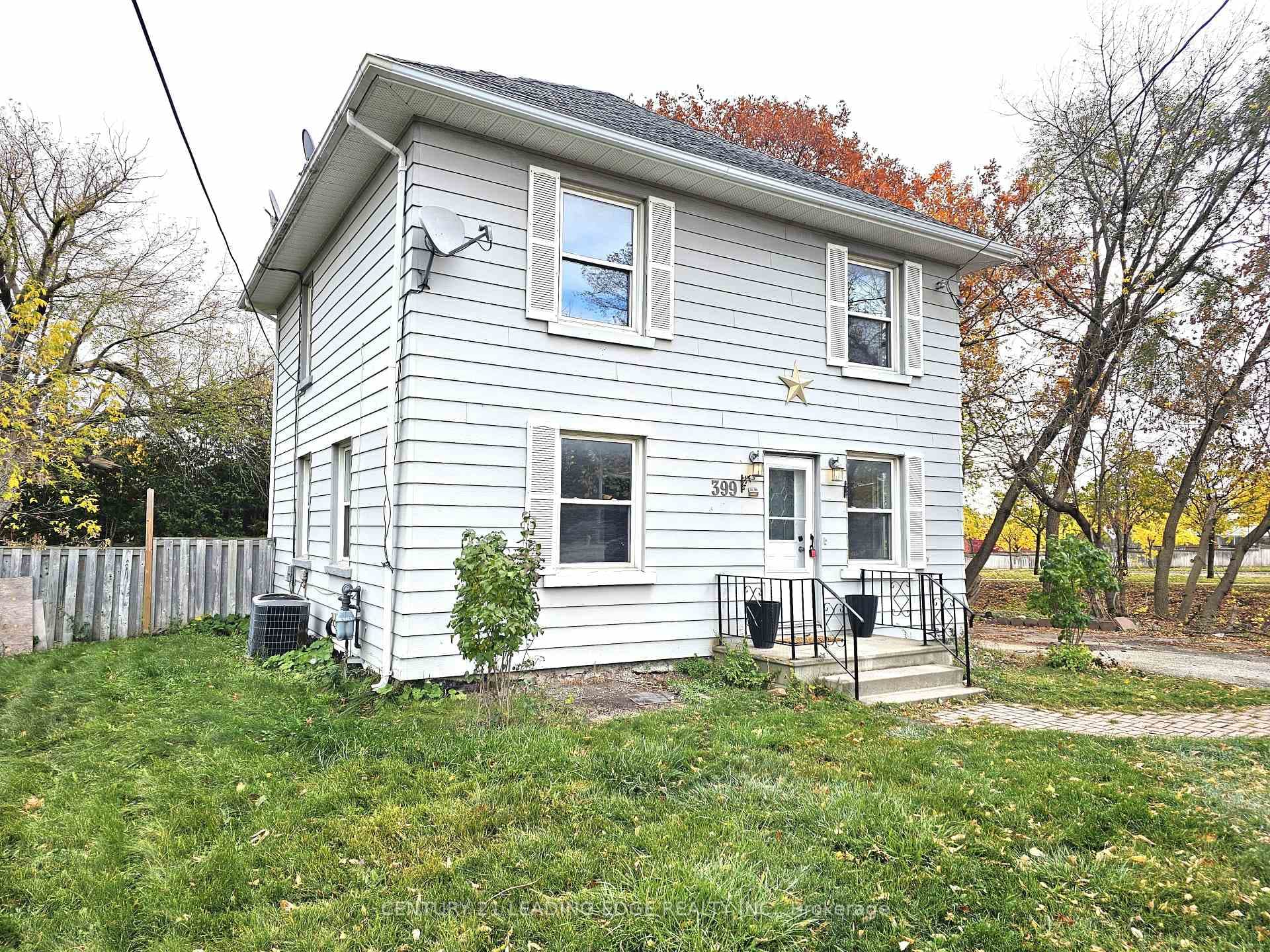 399 The Queensway South N/A photo 2