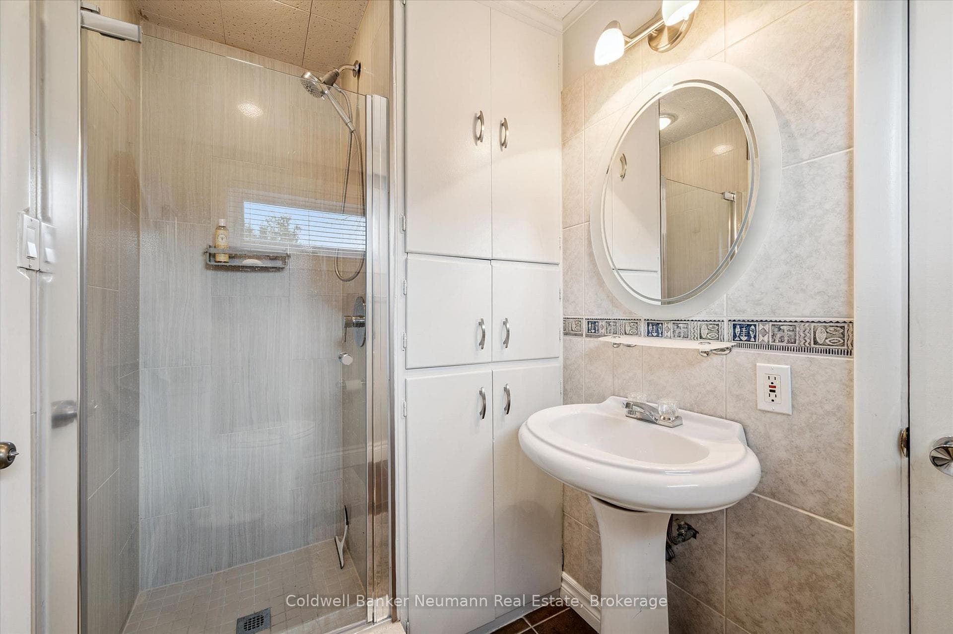 20 Harcourt Drive photo 31