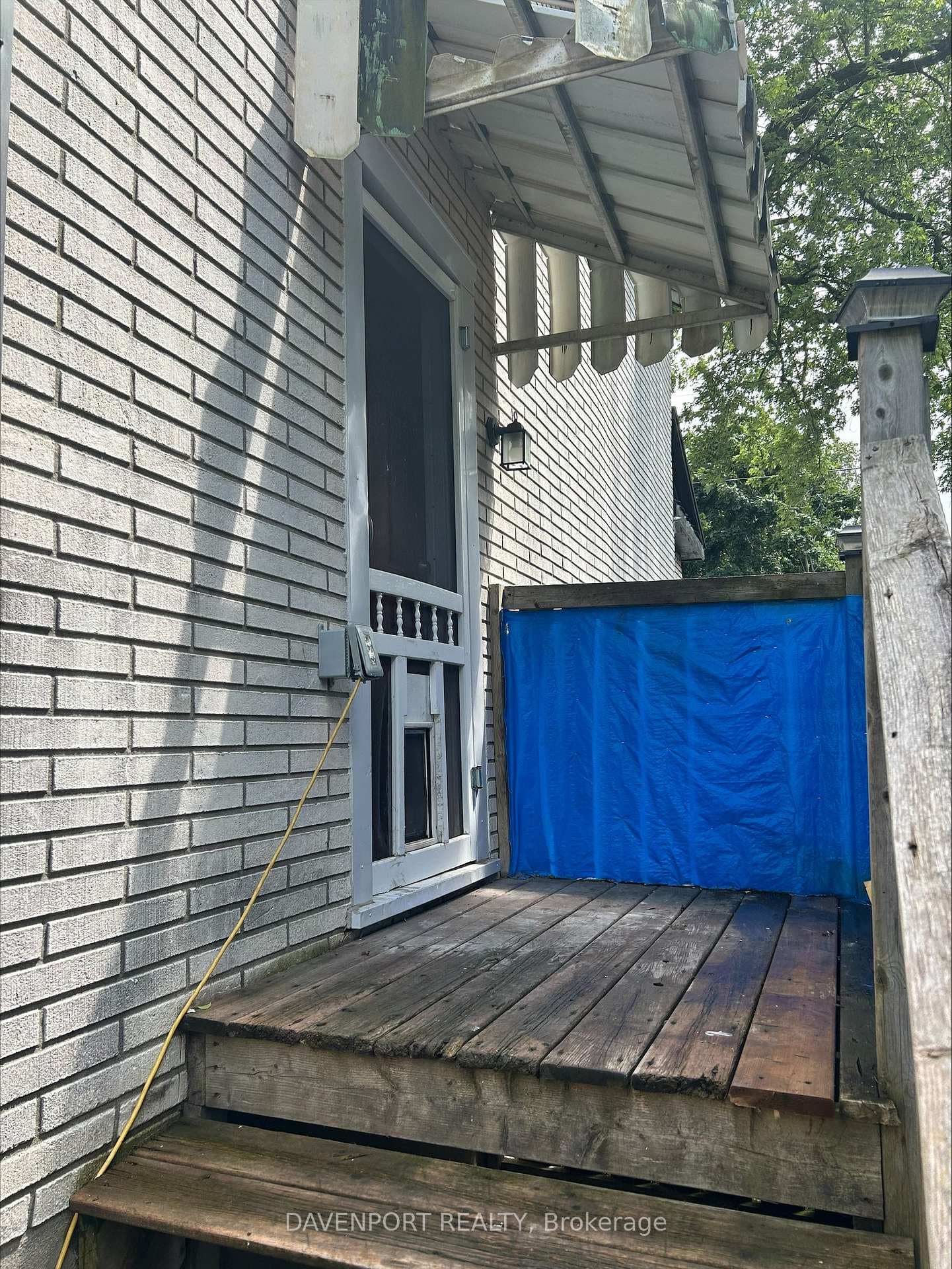 583 Canterbury Street photo 31