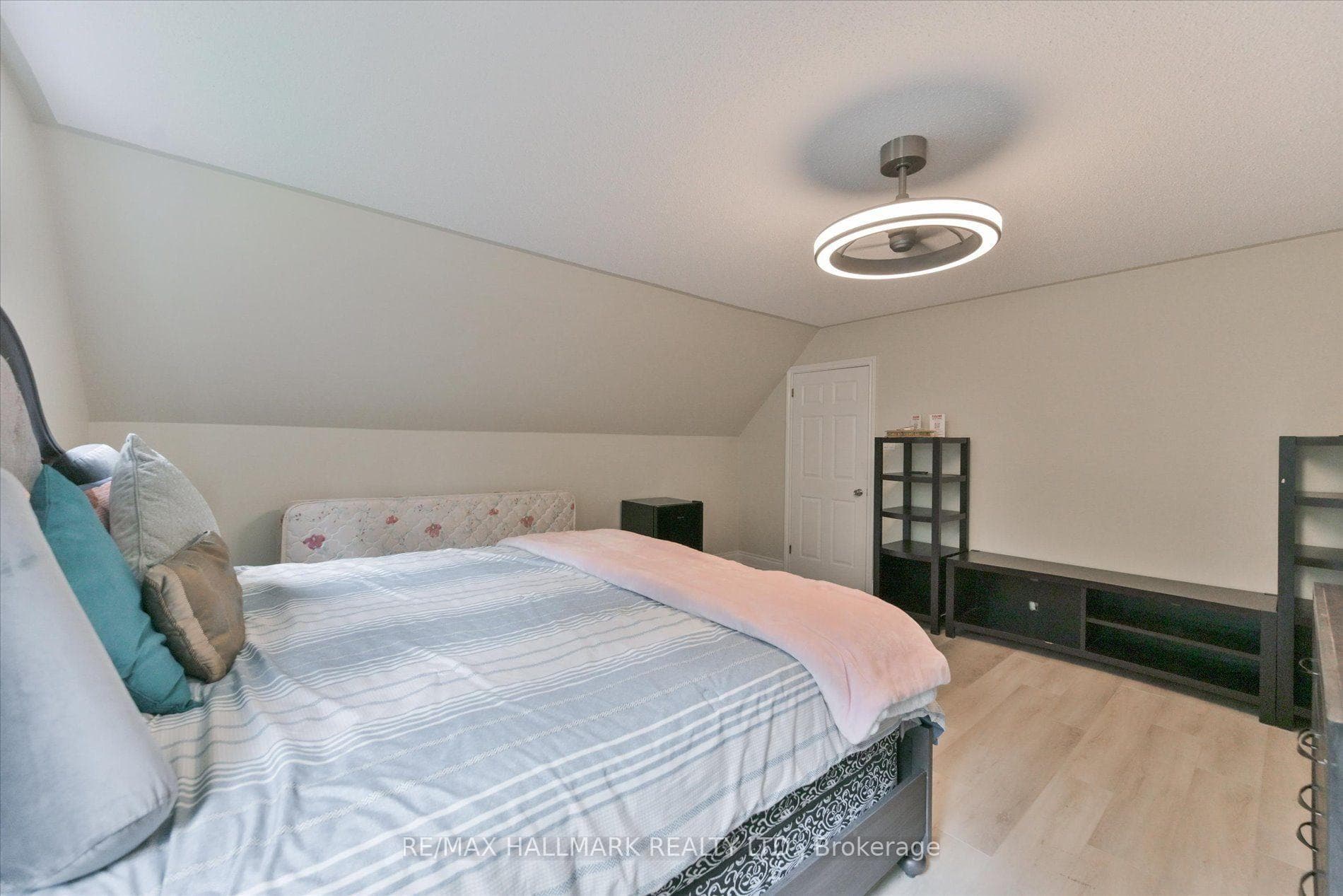 13918 Leslie Street photo 20