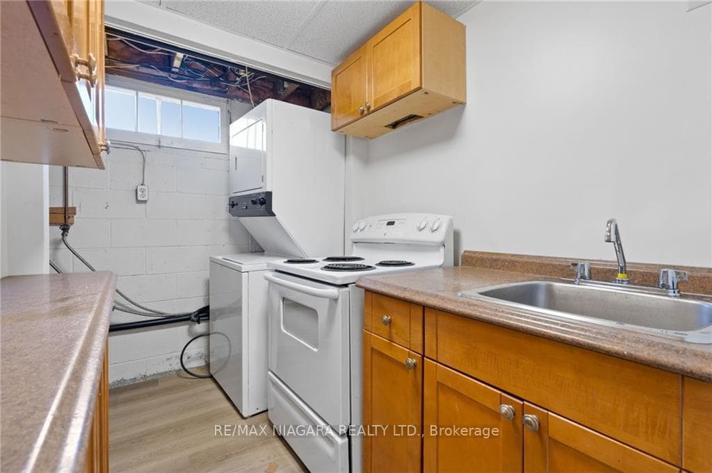 24 Franklin Boulevard photo 3
