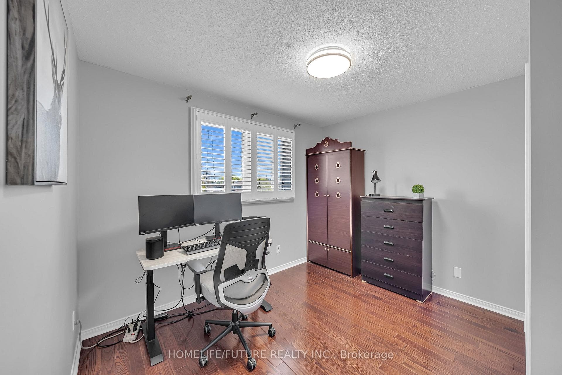 86 Robinson Crescent photo 24