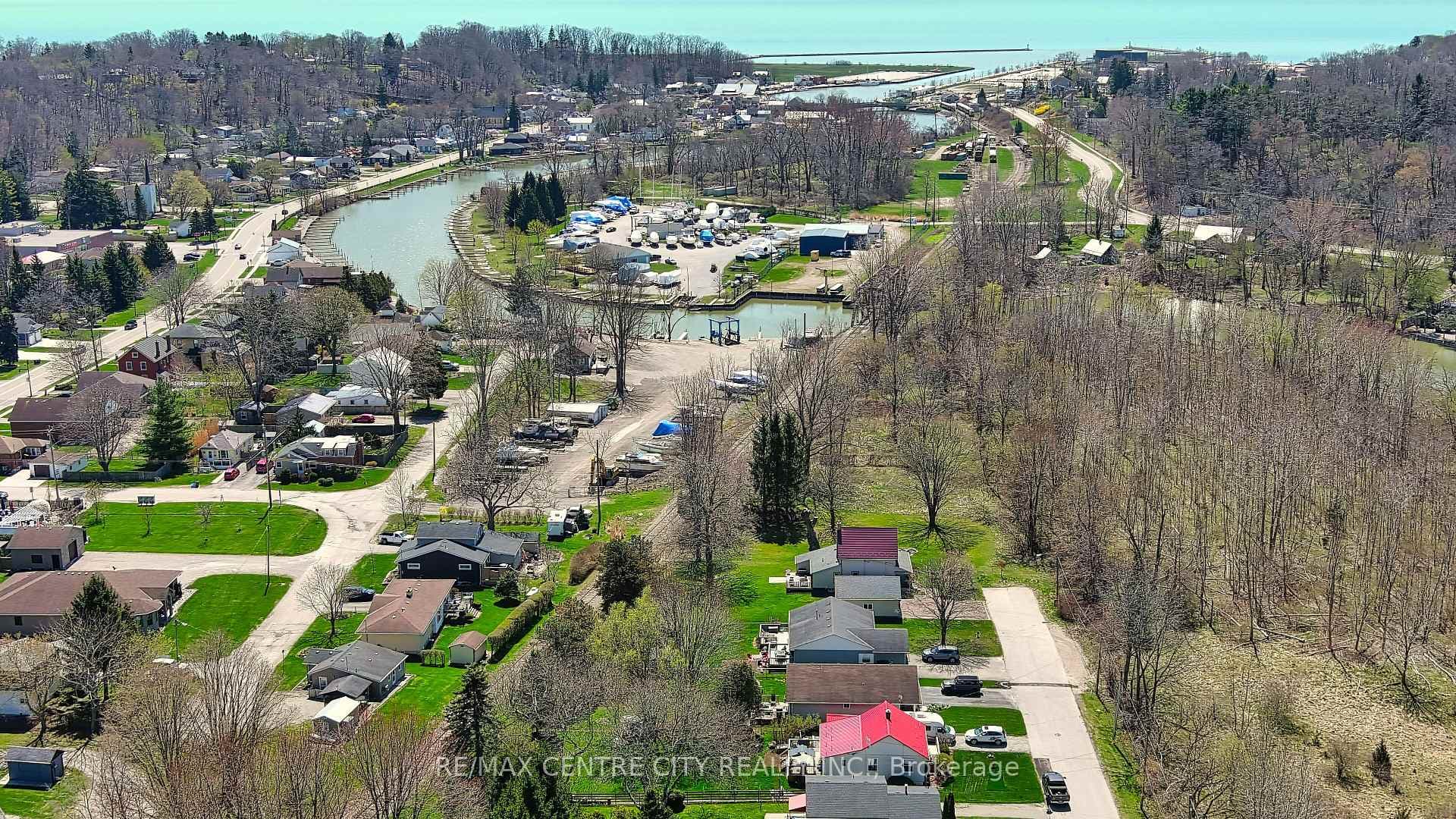 358 Warren Street photo 25