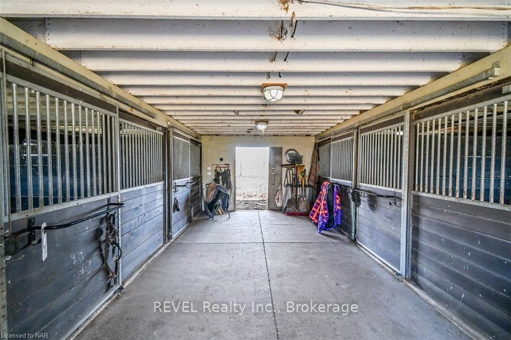396 SAWMILL Road photo 31
