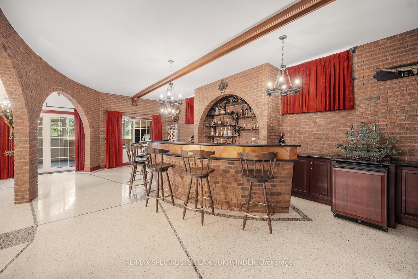 409 Dearbourne Avenue photo 40
