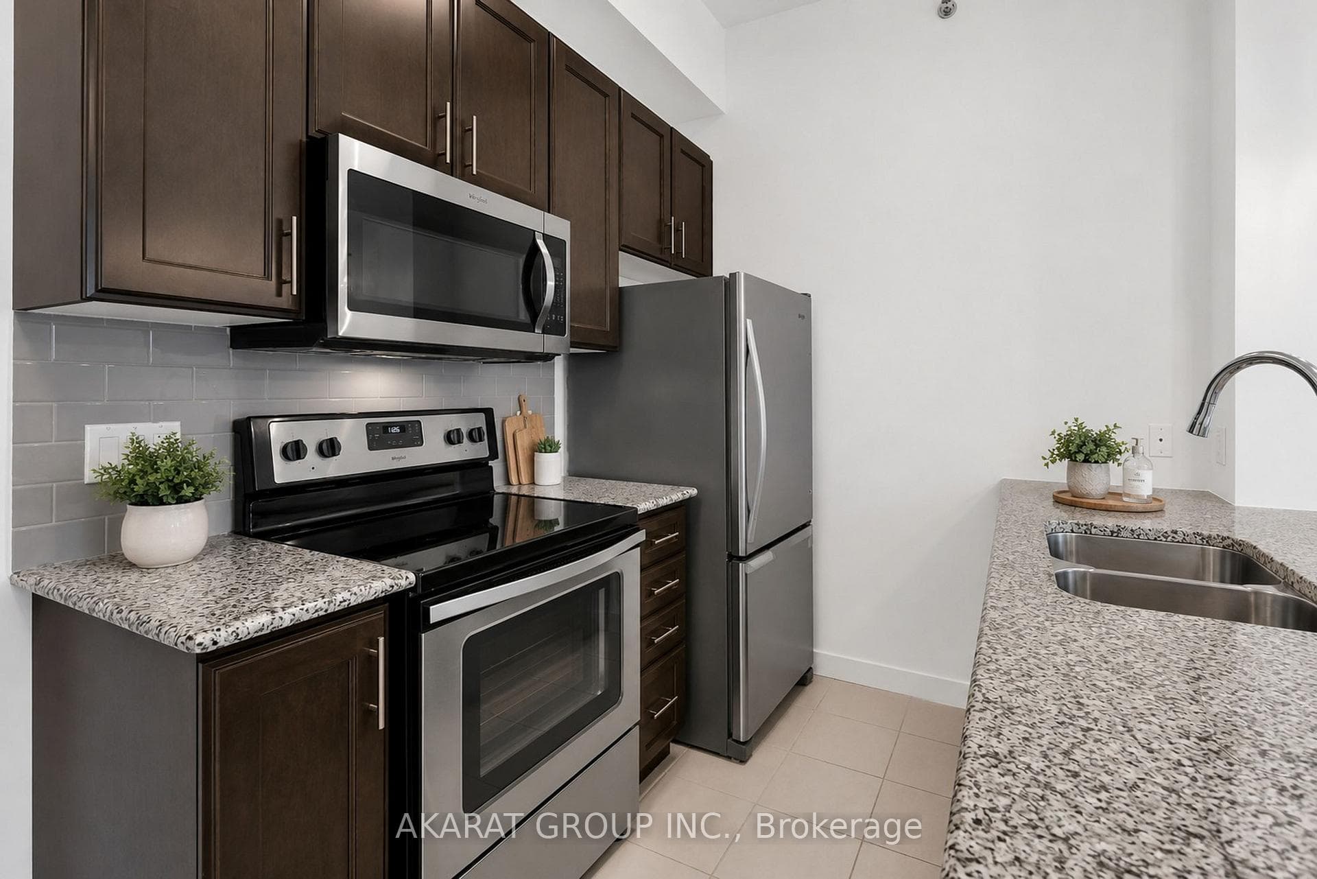 2486 Old Bronte Road Unit 803 photo 11