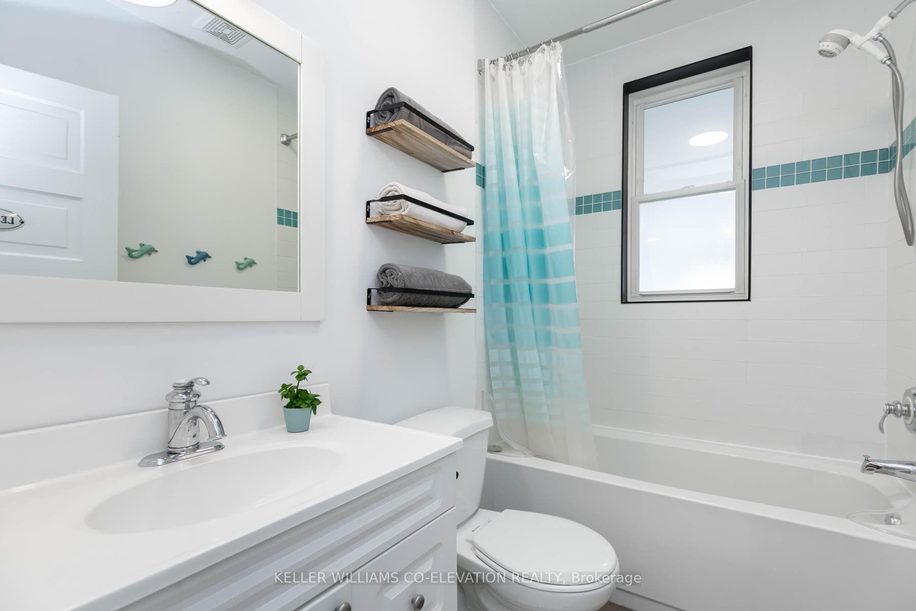 24 Kenneth Avenue photo 23