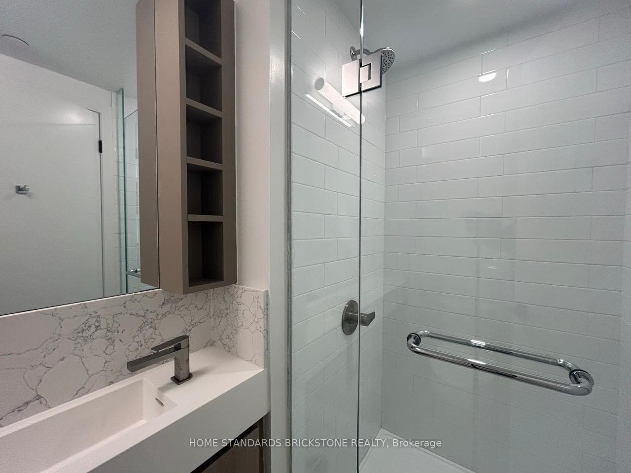 319 Jarvis Street Unit 3901 photo 3