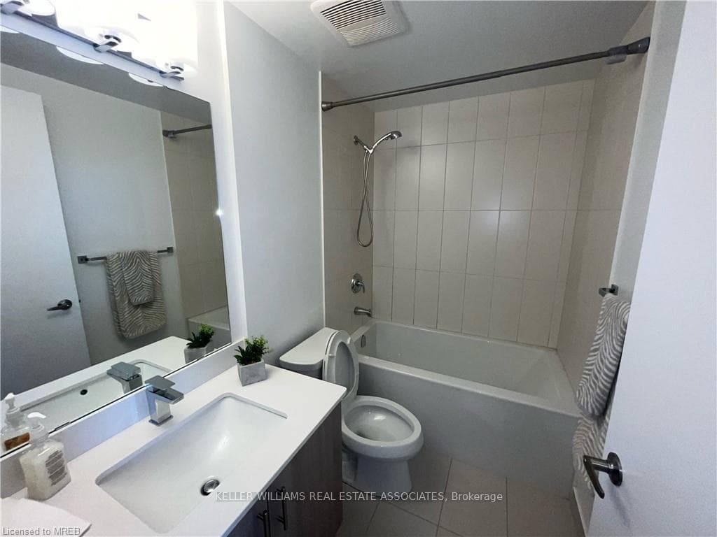 550 North Service Road Unit 803 photo 13