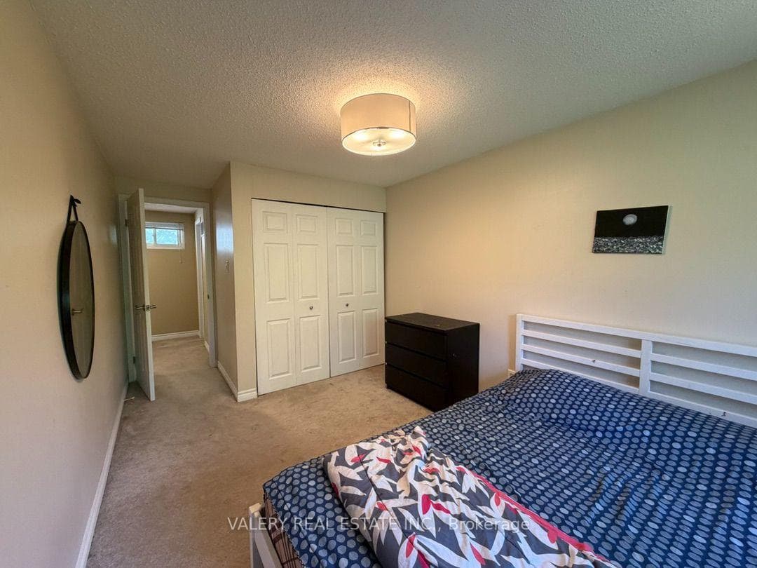 4662 Kingston Road photo 10