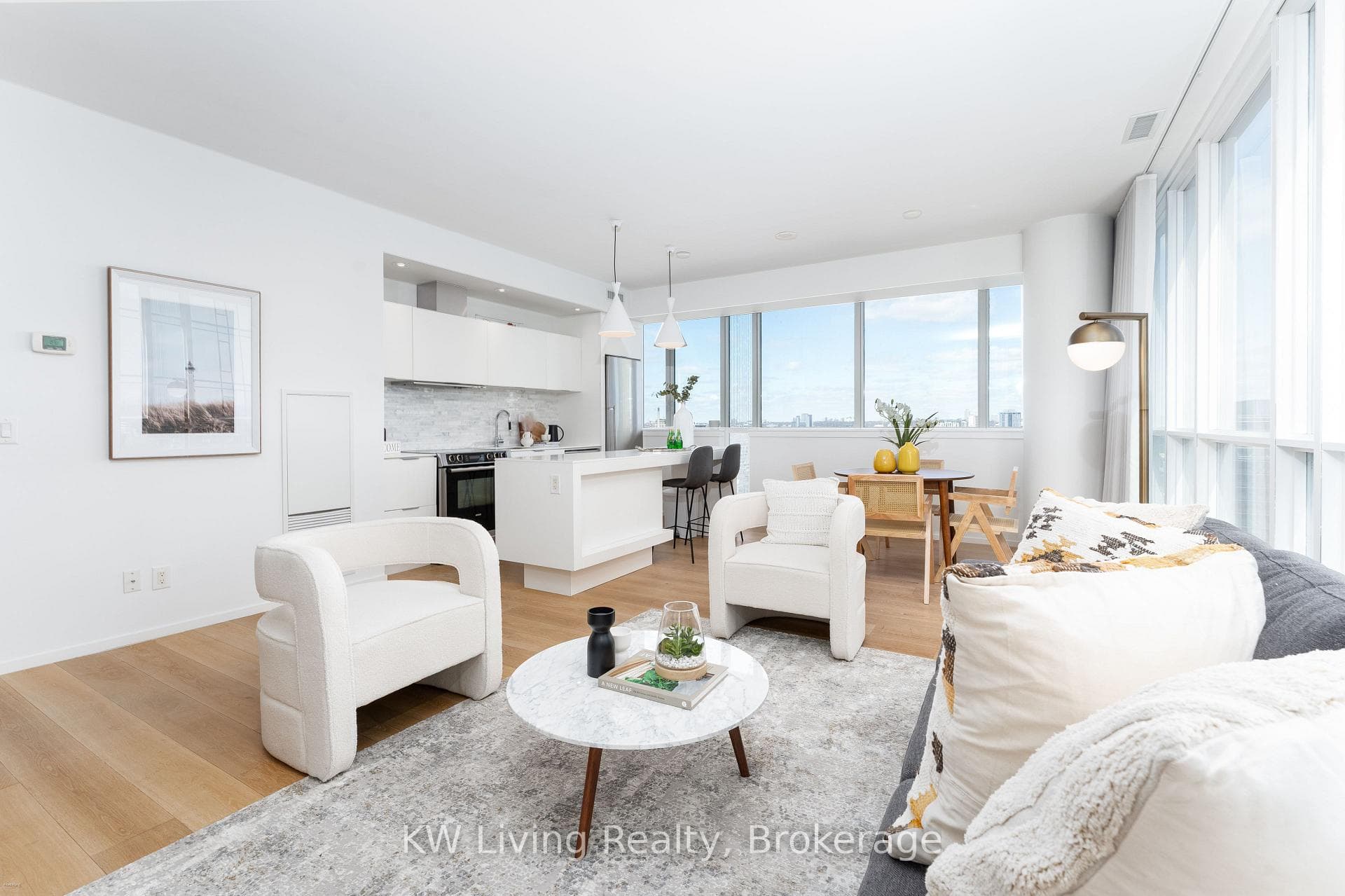 8 Charlotte Street Unit 2103 photo 2