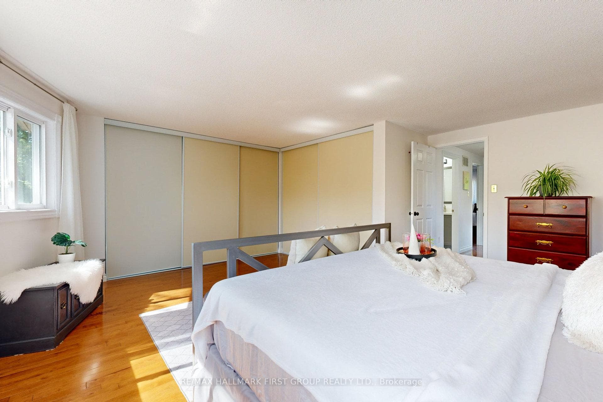 10 Hobson Avenue photo 24