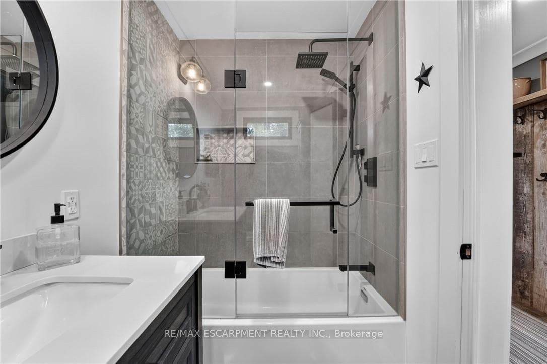 3754 LAKESHORE Road photo 27