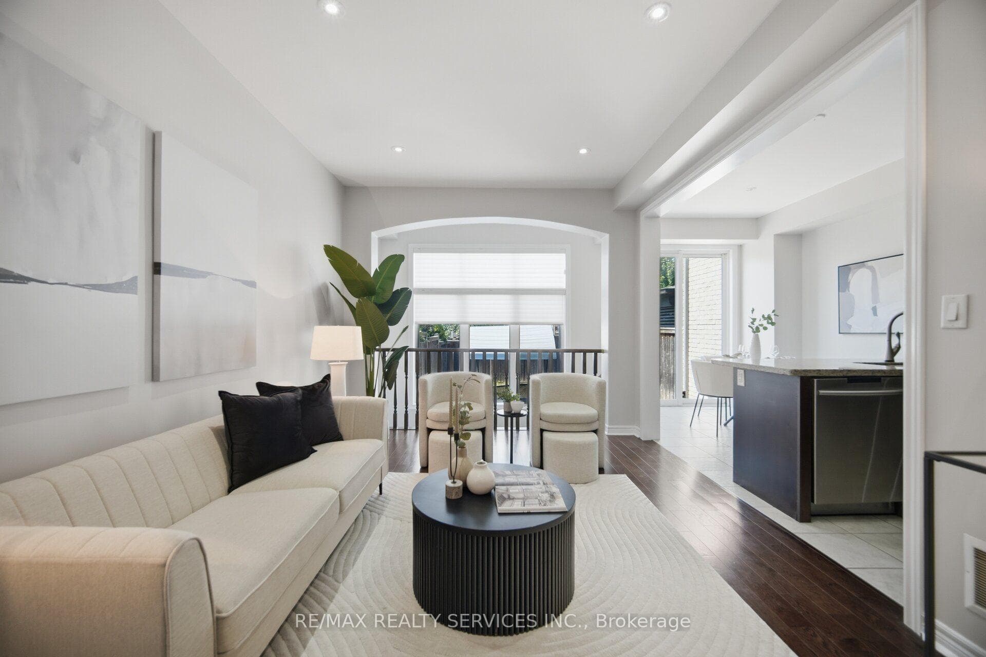 54 Losino Street photo 12